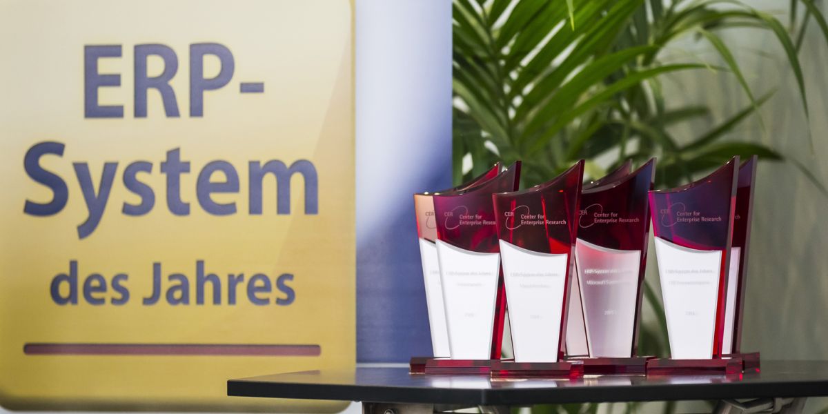 Logo und Pokal des "ERP-System des Jahres"